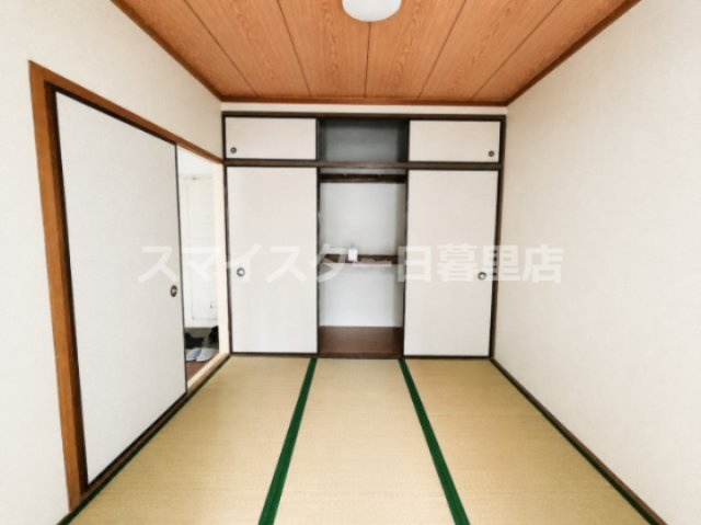 川口市上青木西２丁目の賃貸マンションの収納
