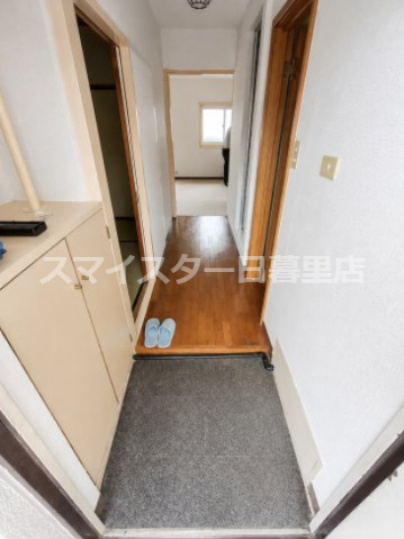 川口市上青木西２丁目の賃貸マンションの玄関
