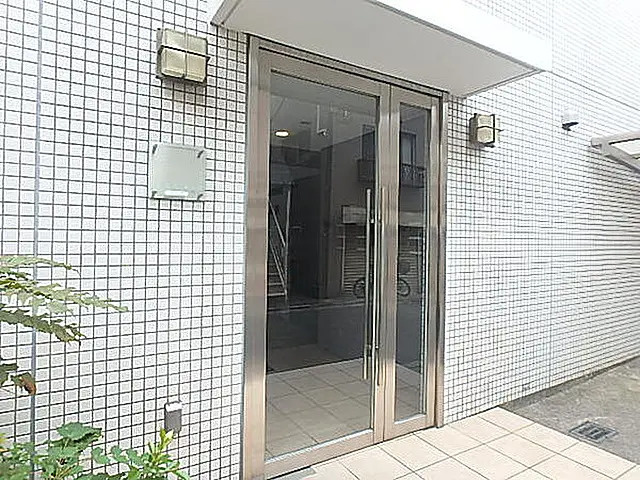 フラットワンのエントランス