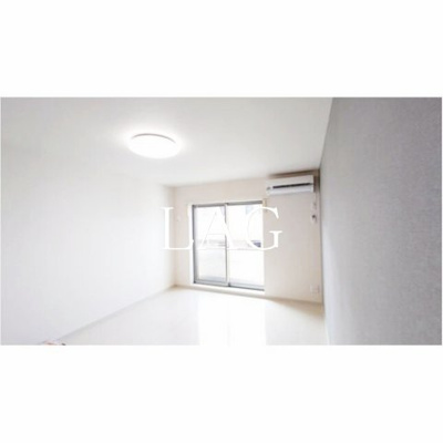 【居間・リビング】 | アイボリックハウス | 洋室のお部屋です。