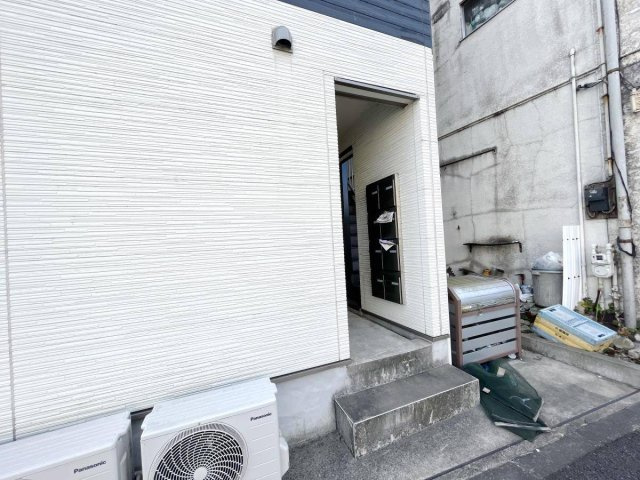 アルビオンシティ蓮根のエントランス