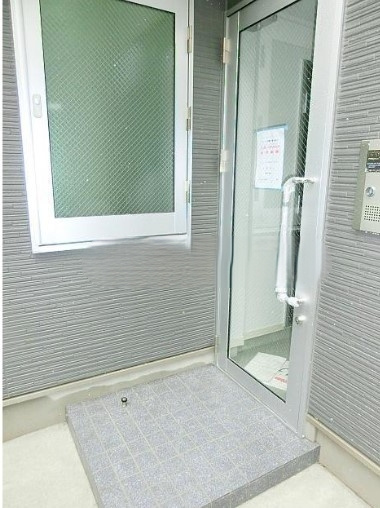 エテルノ北千住のエントランス