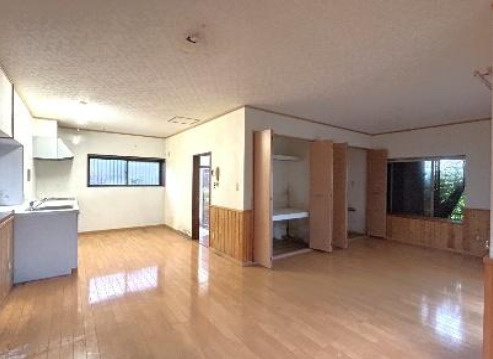 所沢市北中　中古戸建ての居間・リビング