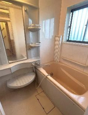 所沢市北中　中古戸建ての浴室