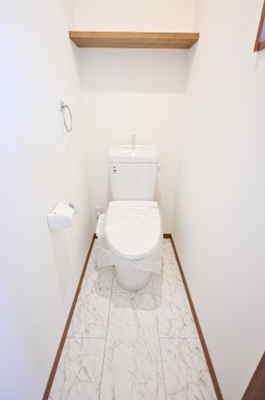 【トイレ】 | 太田市由良町第2期　ワイウッドコート | トイレは２か所あるので忙しい朝も家族と分けて使用できますね♪