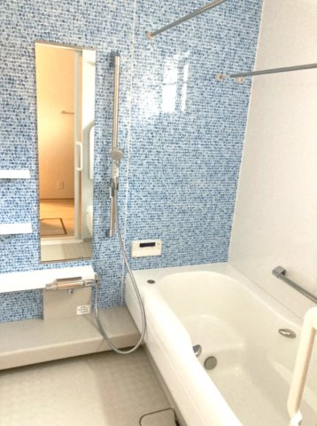住吉東町一丁目　邸宅の浴室|浴室は2か所ございます。
来客用と分けて使用することが可能です。
メイン浴室には自動床洗浄機能が搭載されております。