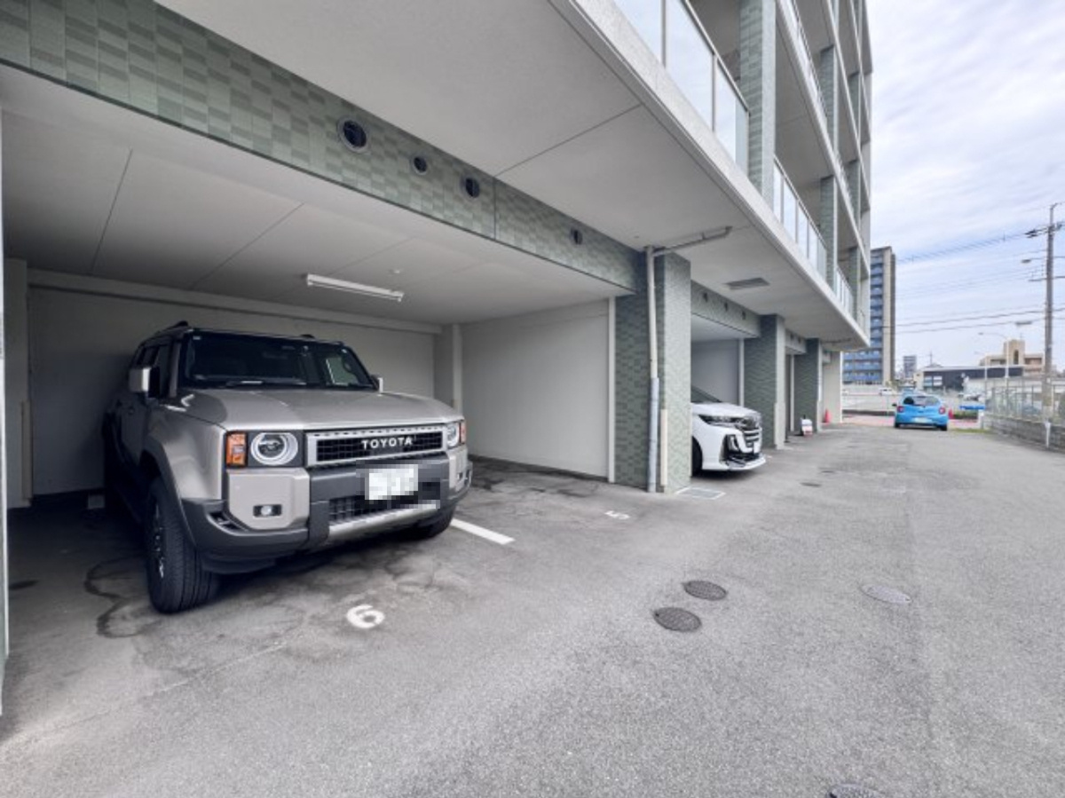ES-Grande京都長岡天神の駐車場
