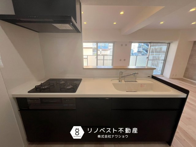 シャルム小阪壱番館のキッチン|食洗機付きのカウンターキッチン♪
ブラックカラーで落ち着いた印象◎