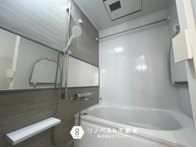 シャルム小阪壱番館の浴室|浴室暖房乾燥機付きの浴室♪
ホテルライクなワイドミラーがオシャレです◎