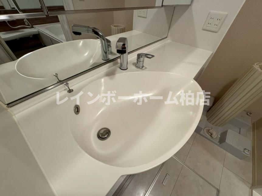 特典：仲介手数料が50％OFFです‼の洗面所|シャワー付き洗面台です
