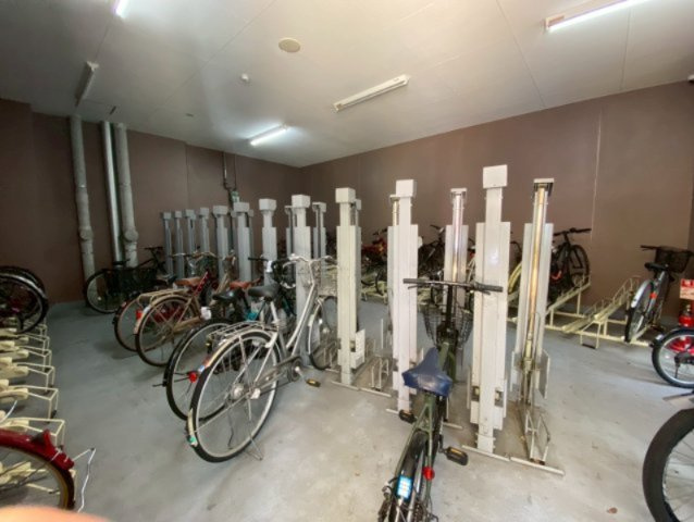プレサンス新神戸の駐車場|駐輪場