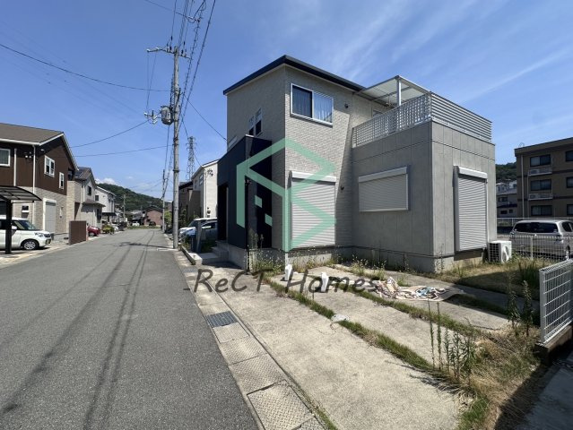 姫路市青山西三丁目中古戸建の前面道路含む現地写真
