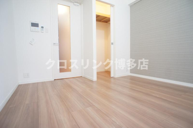 【居間・リビング】 | サヴォイ博多スーペリア | 同マンション別号室の画像です