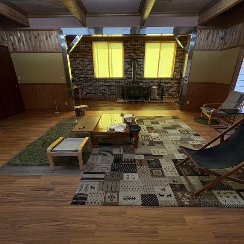 室蘭市本輪西町5丁目15-20戸建の居間・リビング