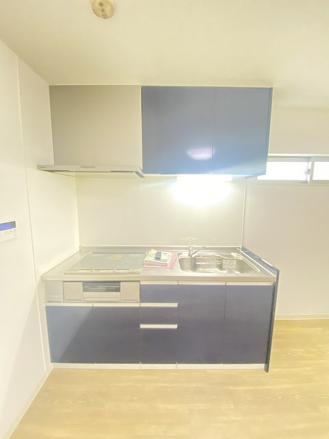 クリエオーレ大物町のキッチン|コンパクトなキッチンで掃除もラクラク