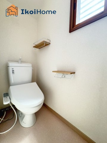 明石市朝霧町1丁目　中古戸建のトイレ|●年中無休：当日予約可●ウォシュレット、暖房便座、窓もございます！