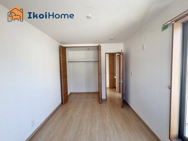 明石市朝霧町1丁目　中古戸建の寝室|●年中無休：当日予約可●収納スペースも広く、荷物が多くなりやすいお子様なども安心です。