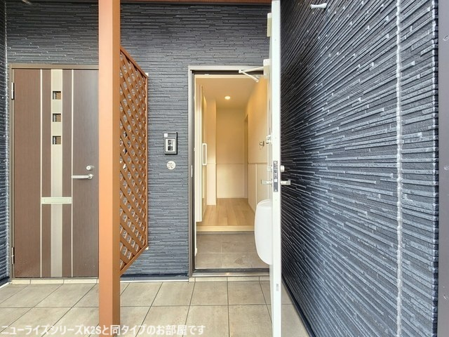 ノイエ　ハイマートの玄関|玄関