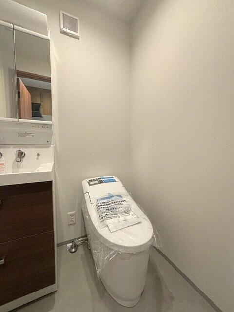 古淵Ｓｌｉｔのトイレ|温水洗浄便座付き、タンクレス…