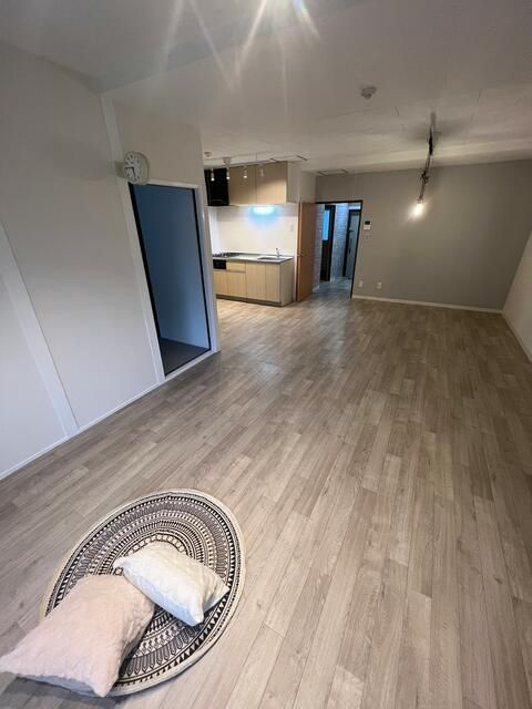 千葉市中央区都町６丁目の賃貸マンションの居間・リビング