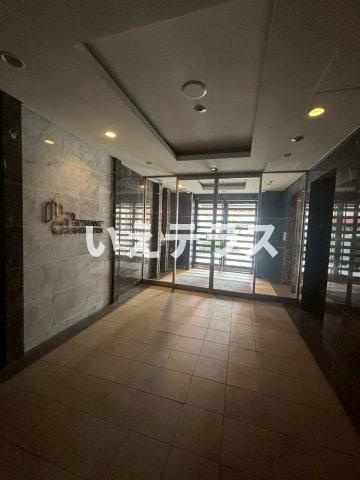 プレサンスみなと元町駅前のロビー