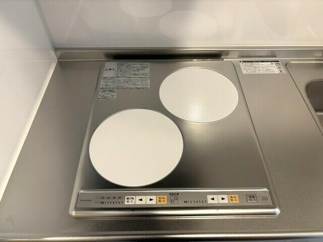 古淵Ｓｌｉｔのキッチン|お手入れしやすい2口IHクッキ…