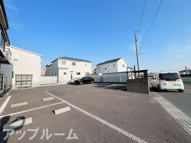 サープラス小牧口Ⅱの駐車場