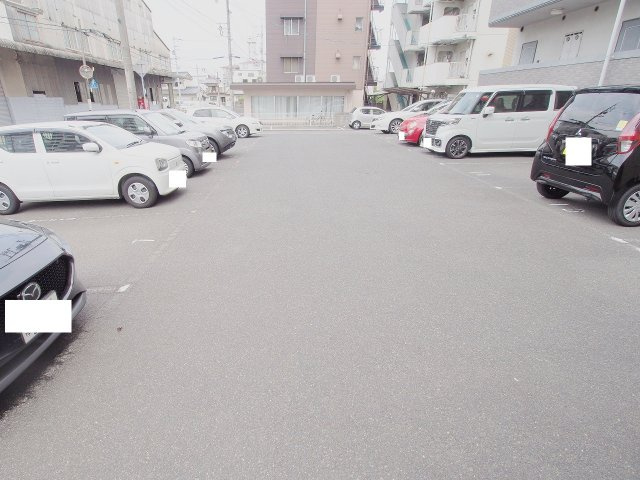 フレーバーの駐車場