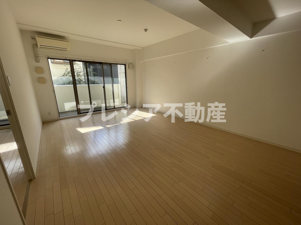 シャルム甲子園口の居間・リビング