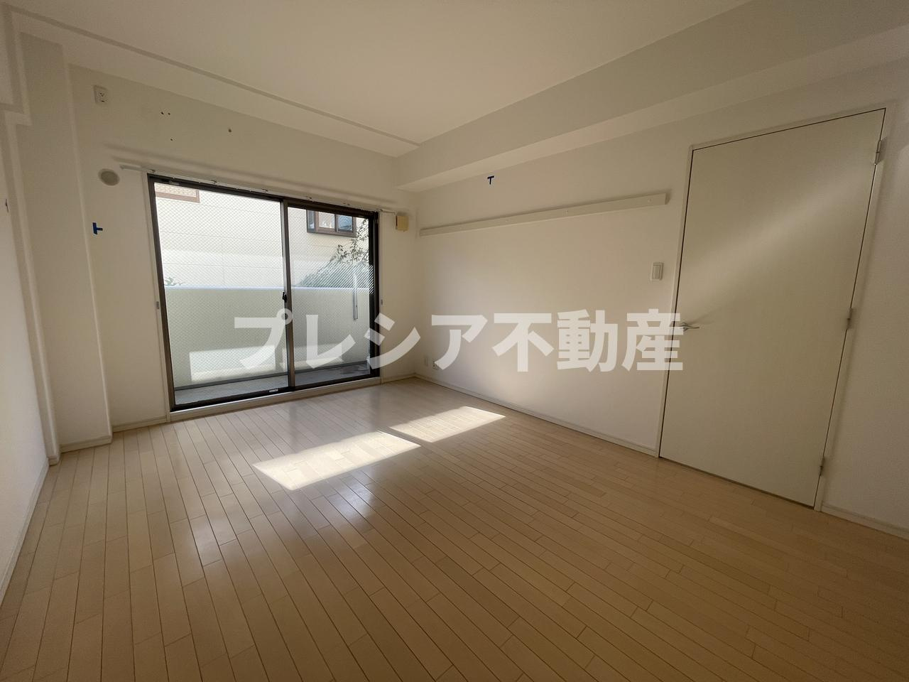シャルム甲子園口の居間・リビング
