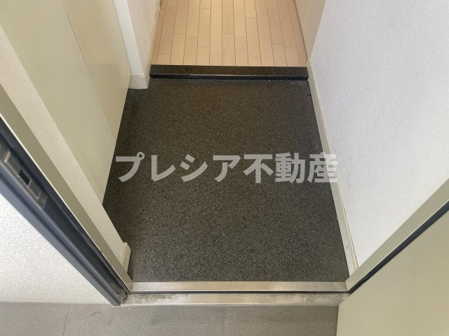 シャルム甲子園口の玄関