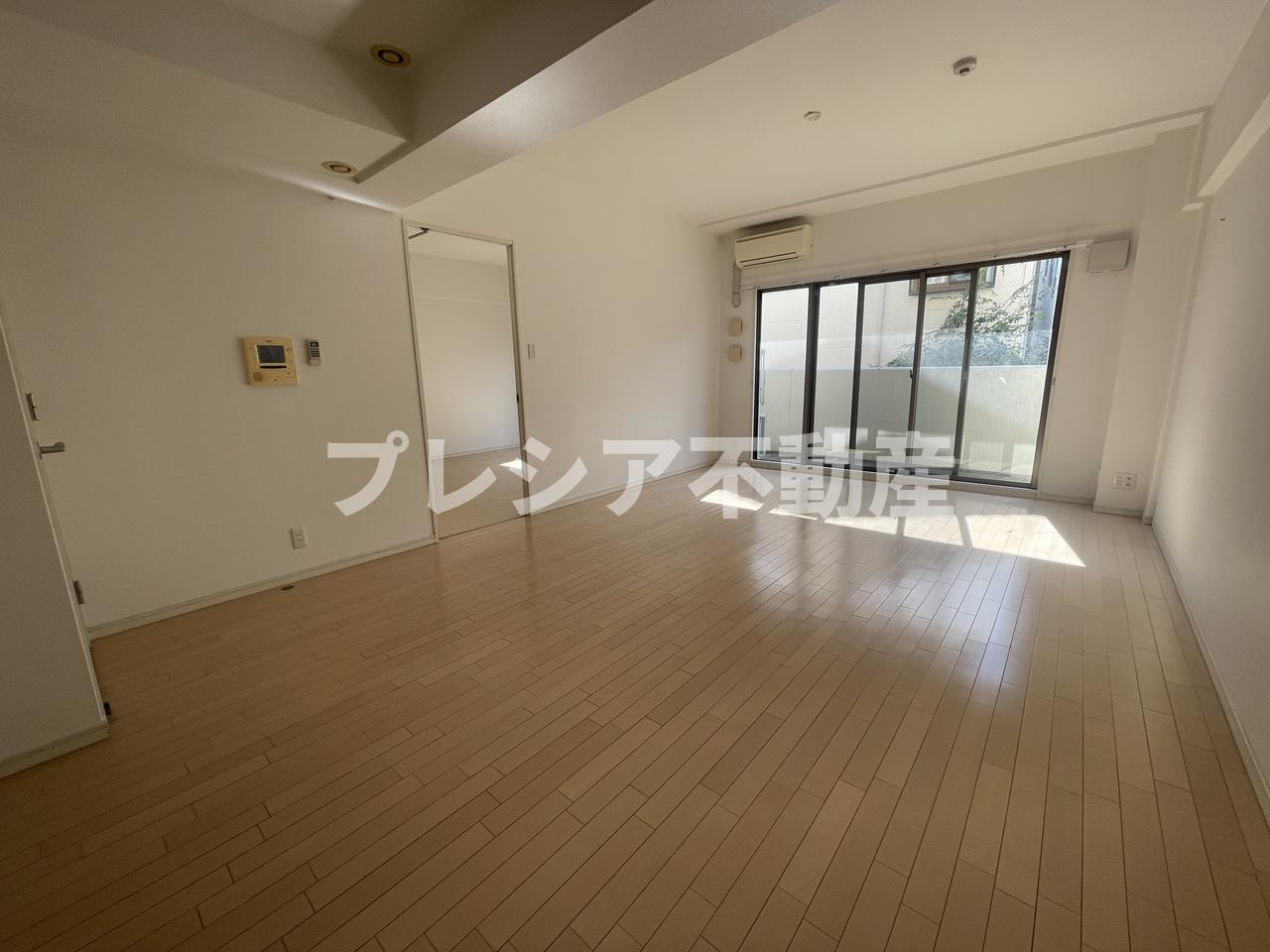 シャルム甲子園口の居間・リビング