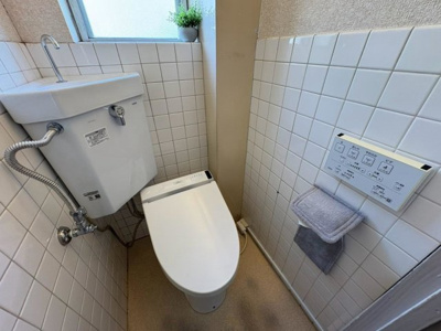 【トイレ】 | 我孫子コーポＢ棟 | 窓があり、明るく、臭いがこもりませんので、来客用トイレとして清潔に保てます！