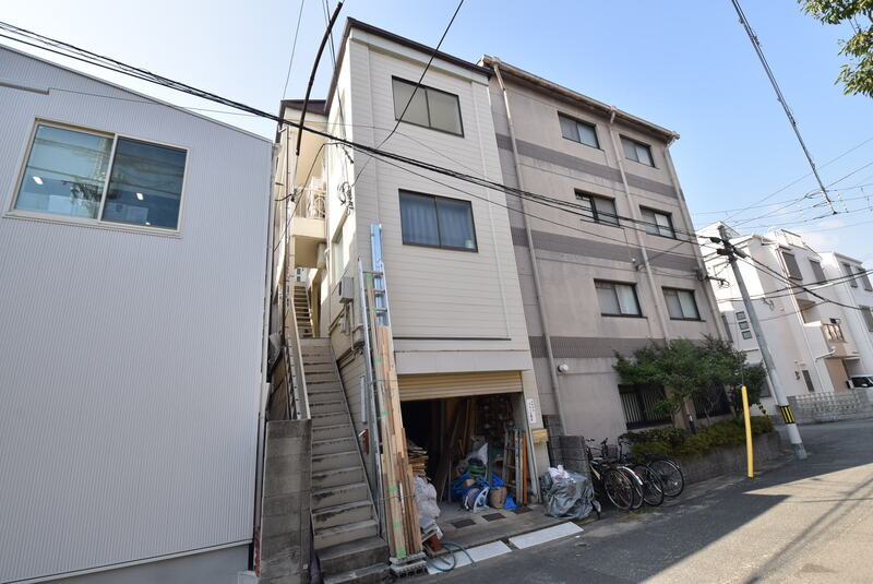 青木マンションの外観