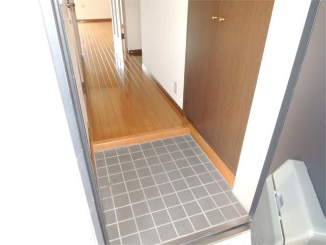 川崎市多摩区菅城下の賃貸マンションの玄関