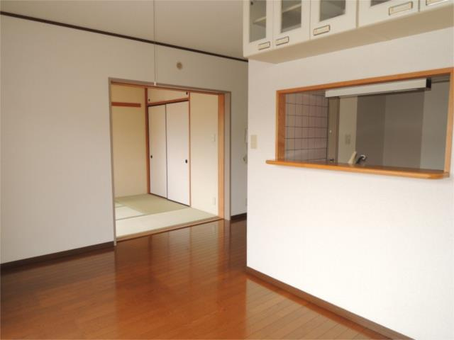 川崎市多摩区菅城下の賃貸マンションの洋室
