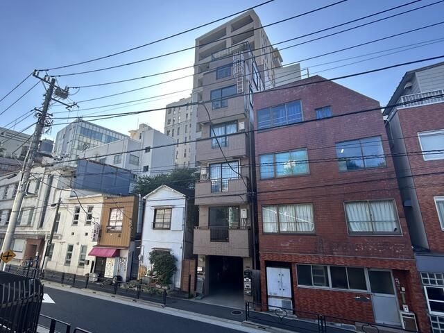 リヨンドール本郷の外観