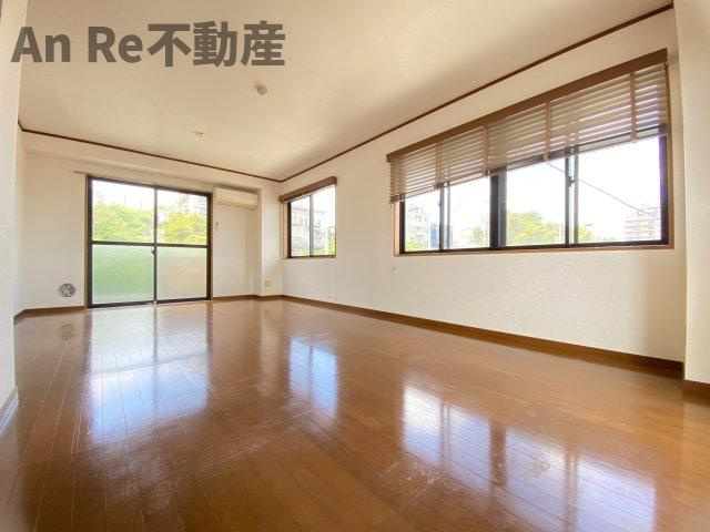 あい蘭道壱番館の居間・リビング|別部屋イメージ写真