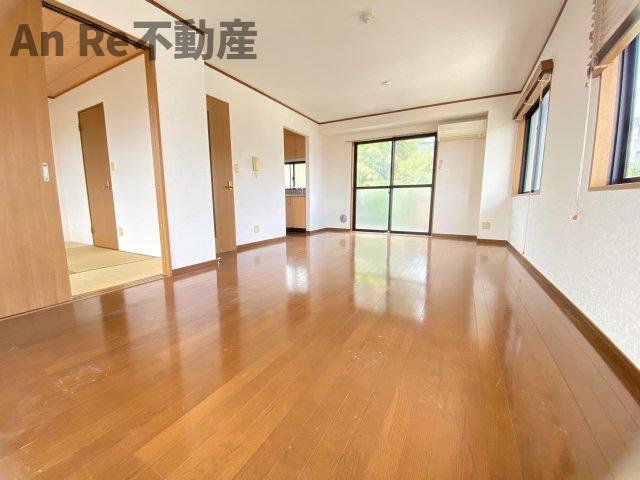あい蘭道壱番館の居間・リビング|別部屋イメージ写真