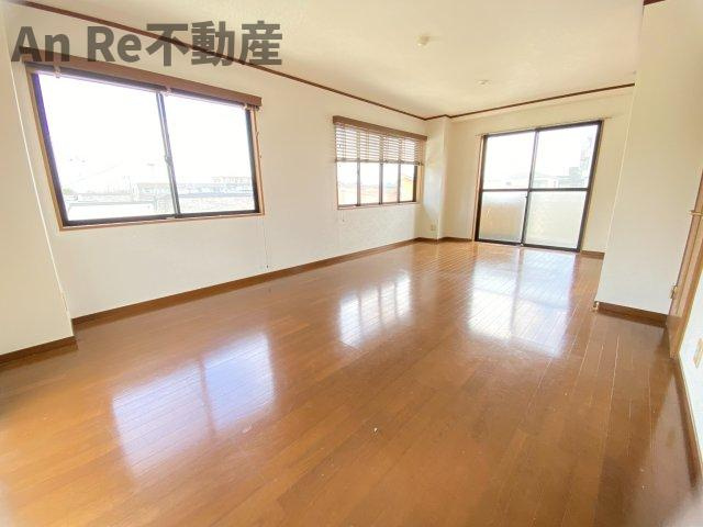 あい蘭道壱番館の居間・リビング|別部屋イメージ写真