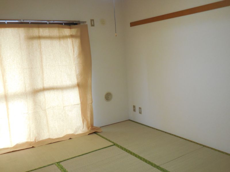 川崎市多摩区栗谷２丁目の賃貸マンションの和室