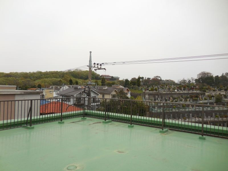 川崎市多摩区栗谷２丁目の賃貸マンションのバルコニー