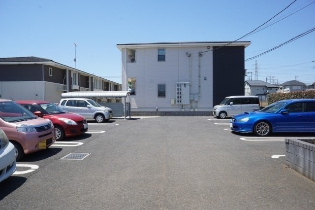 マルクパージュの駐車場