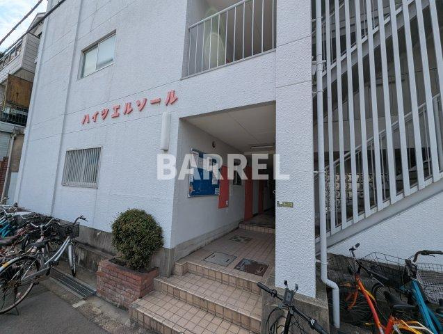 ハイツエルソールのエントランス