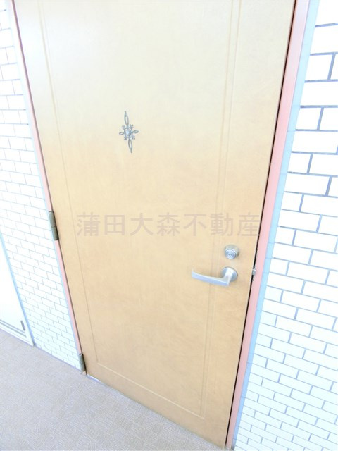 日興パレス羽田PARTⅡの玄関