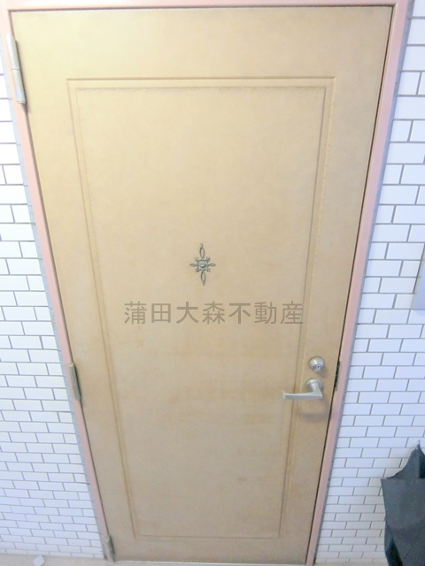 日興パレス羽田PARTⅡの玄関
