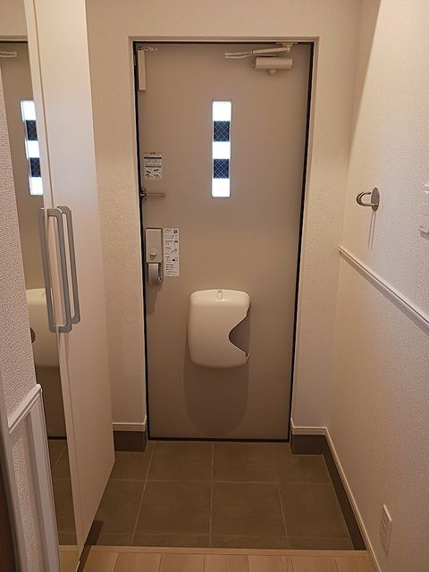 サン番館の玄関