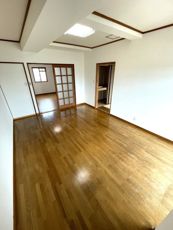 プレステージ宮原の洋室