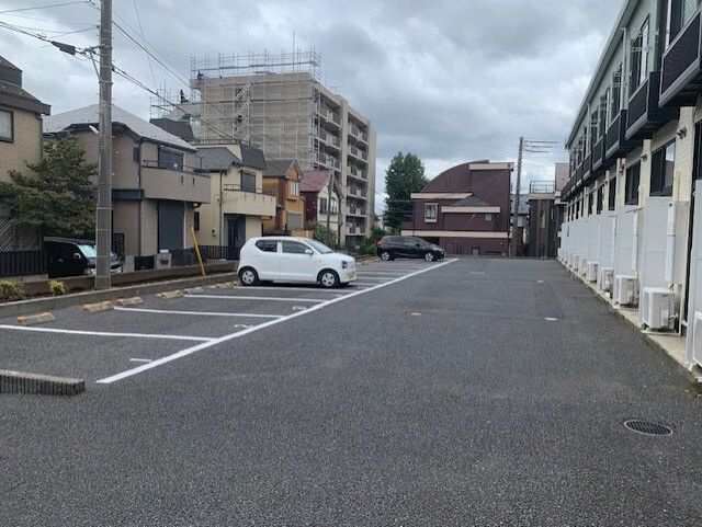 レオパレスマグノーリアの駐車場