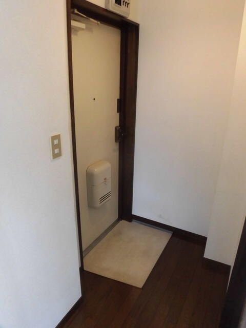 トーシンコーポの玄関